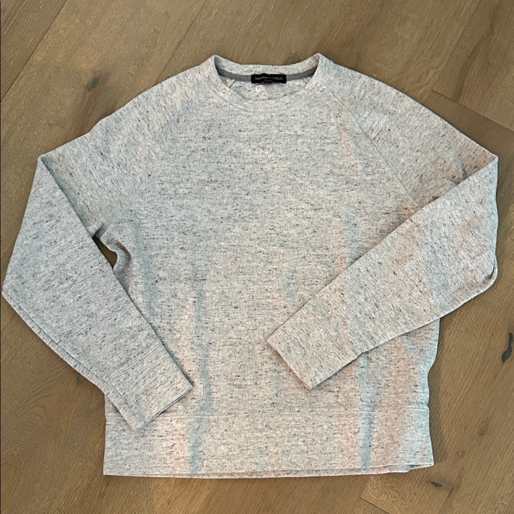 Banana Republic Heathered Light Gray Crewneck Sweater